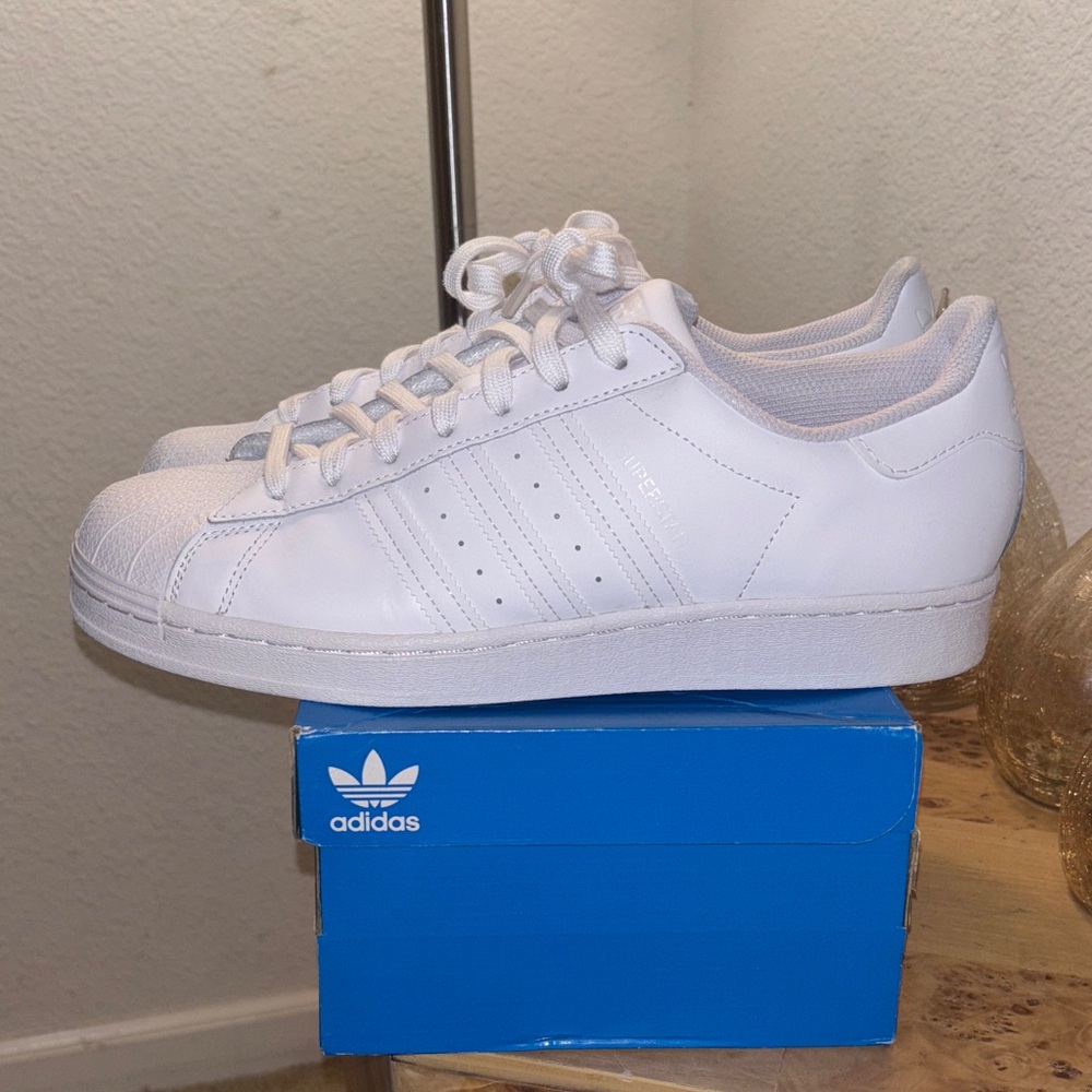 Adidas All-White Classic Sneakers (SUPERSTAR)